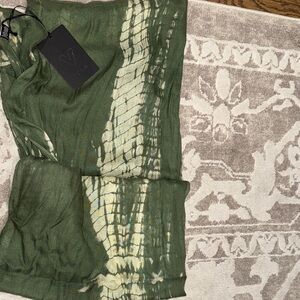 Vela scarves hijab olive ripple NWT